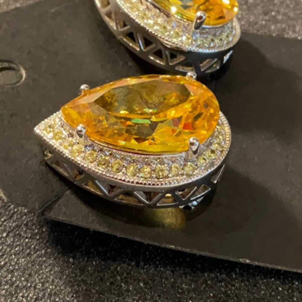 Elegant Yellow Teardrop Earrings - Picture 2 of 5